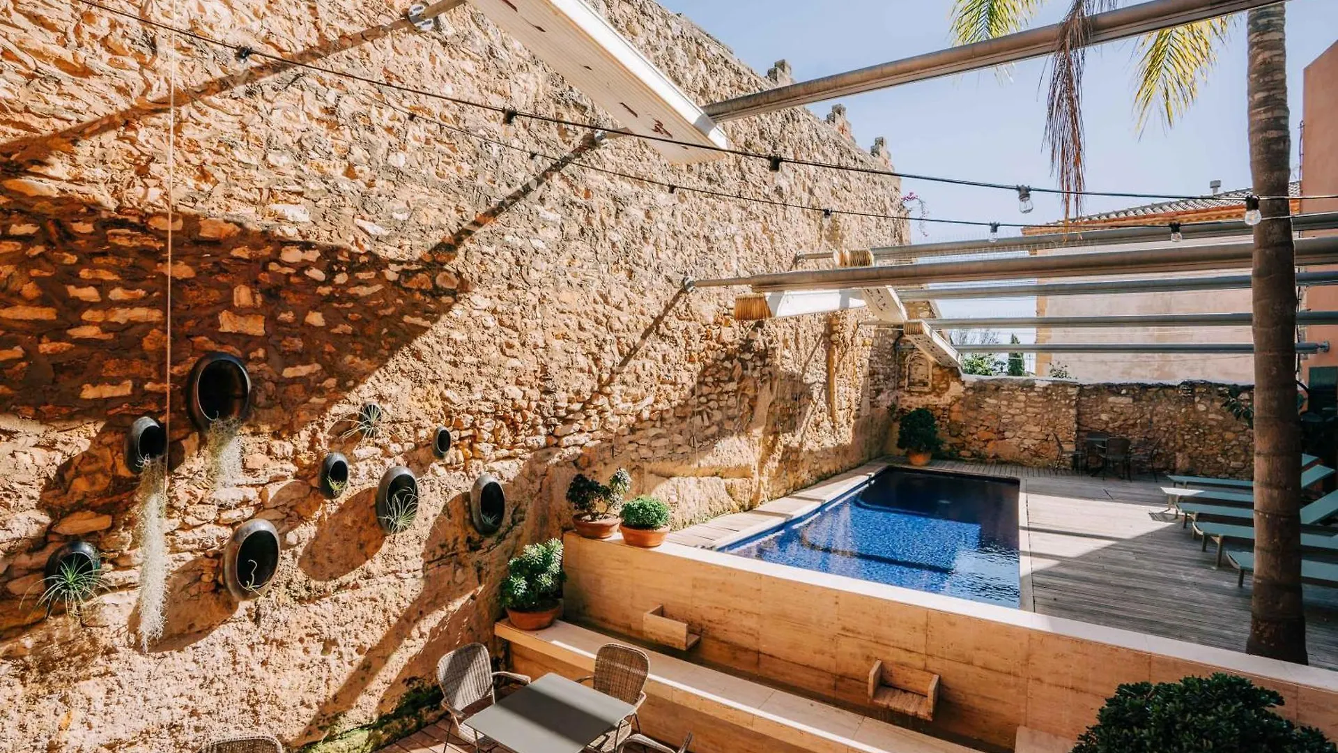 Gran Claustre Boutique Hotel contacts